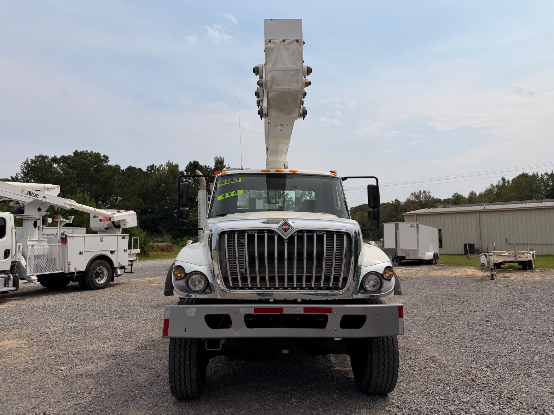 2019 International 7300 Terex bucket truck — IMG_3060.jpeg