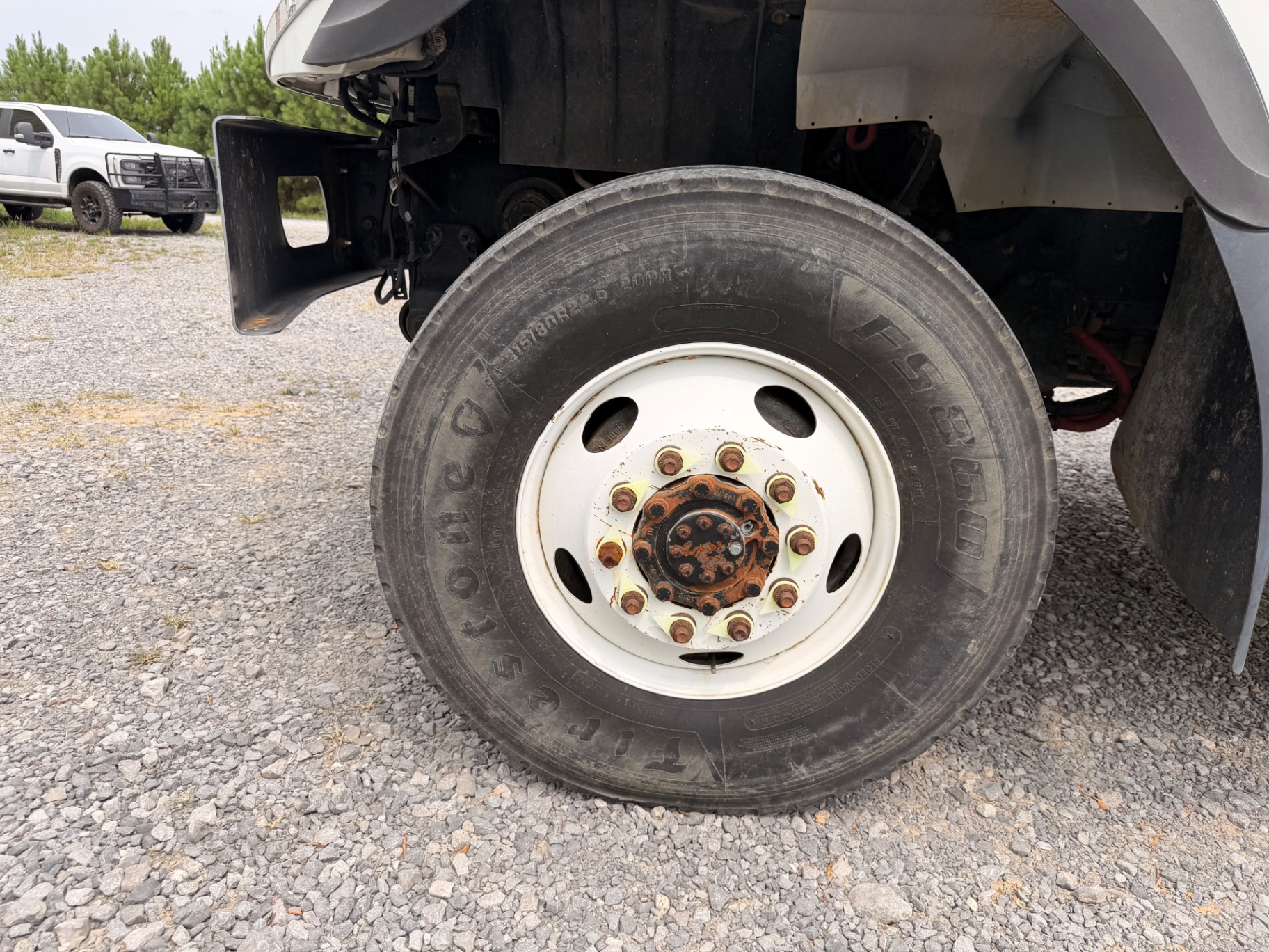 2019 International 7300 Terex bucket truck — IMG_3069.jpeg