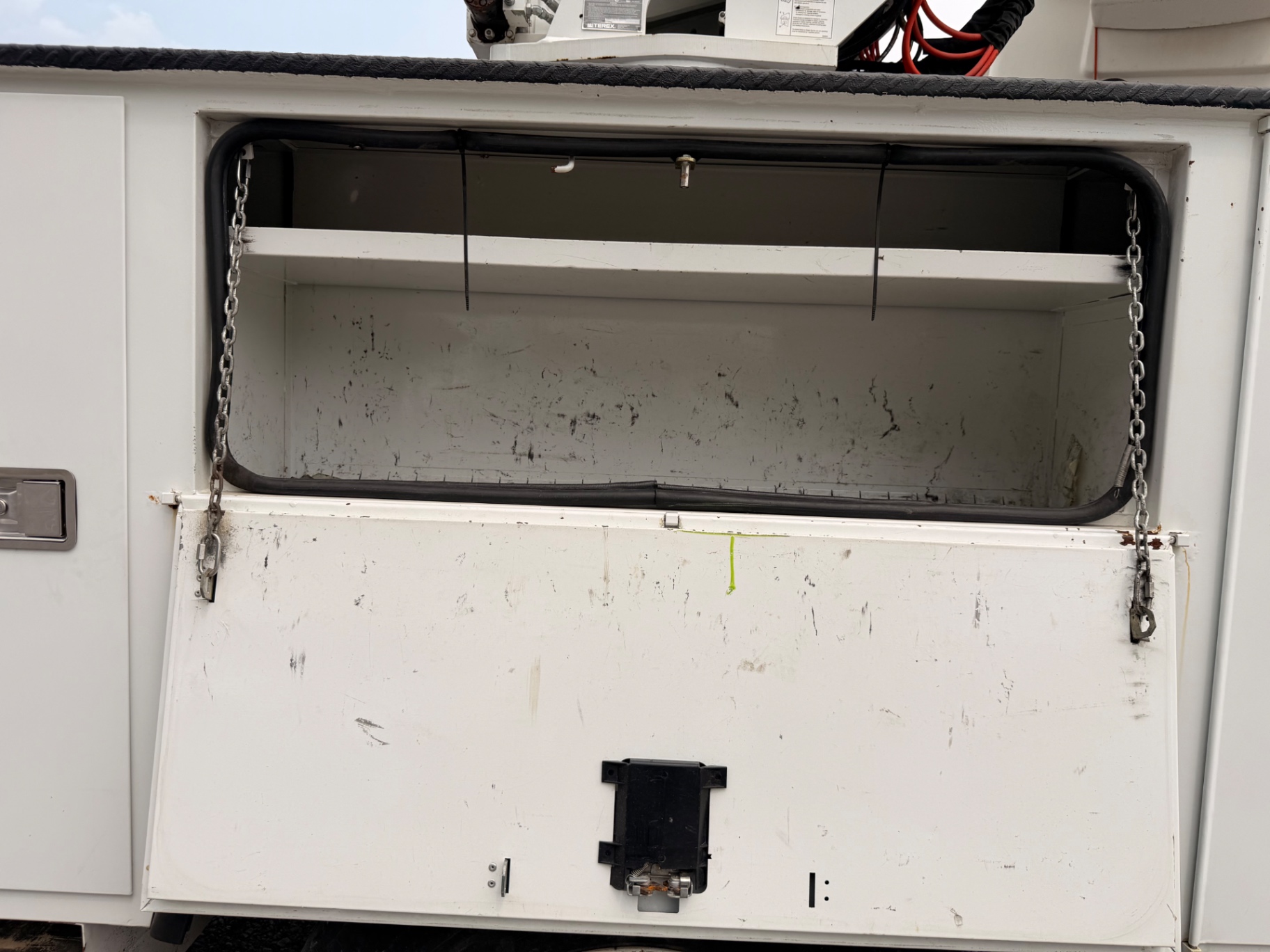 2019 International 7300 Terex bucket truck — IMG_3081.jpeg