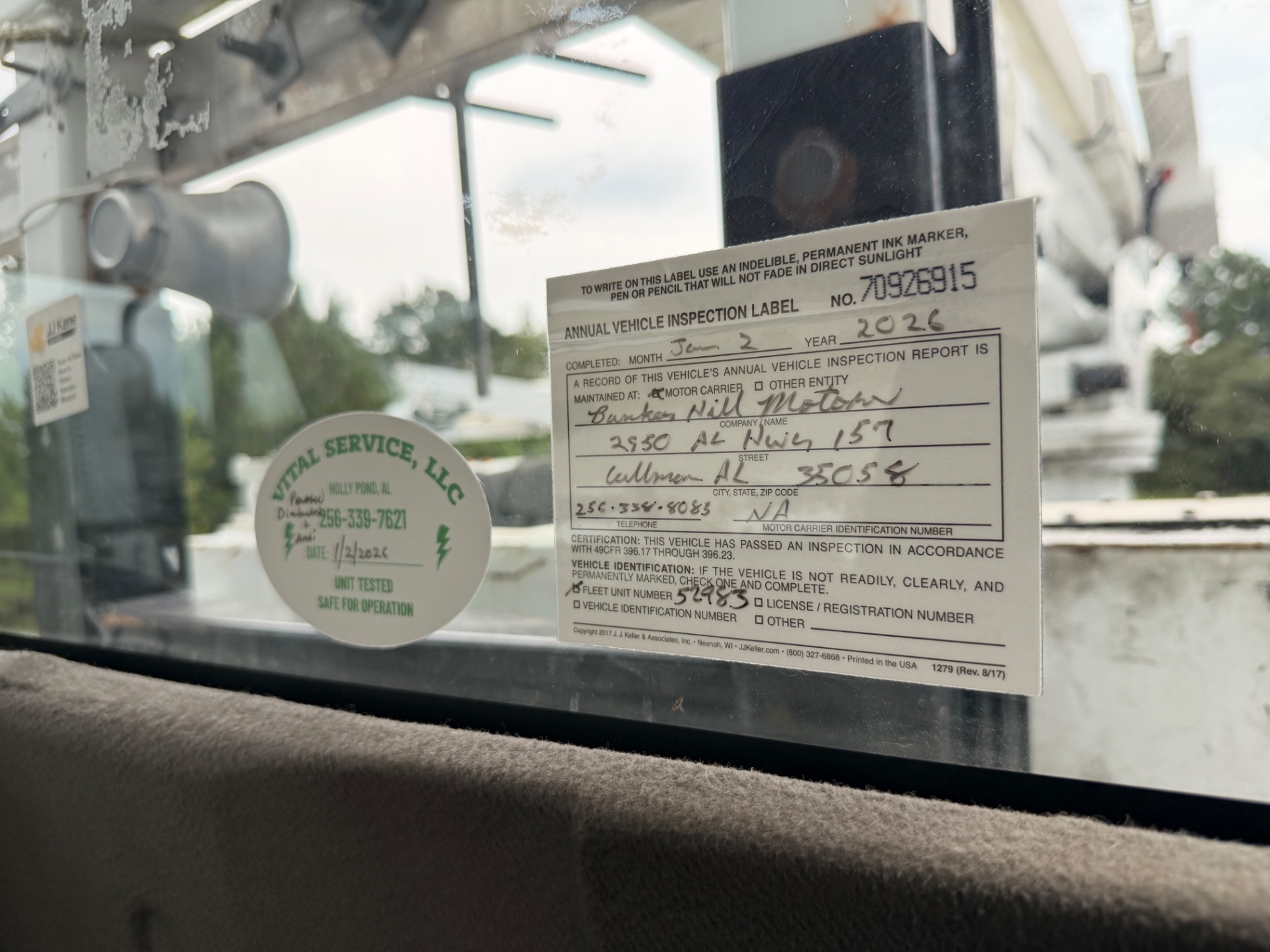 2019 International 7300 Terex bucket truck — IMG_3091.jpeg