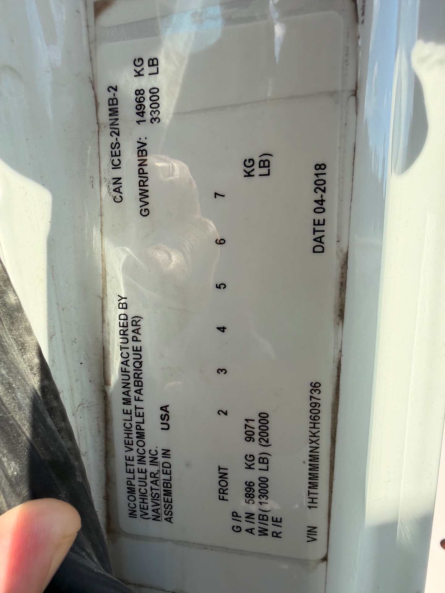 GVWR and loading tag, 33,000 lb