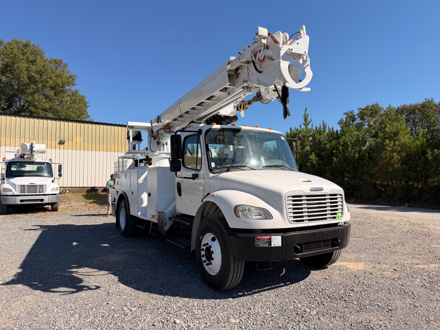 2018 Freightliner M2 106 Altec digger derrick