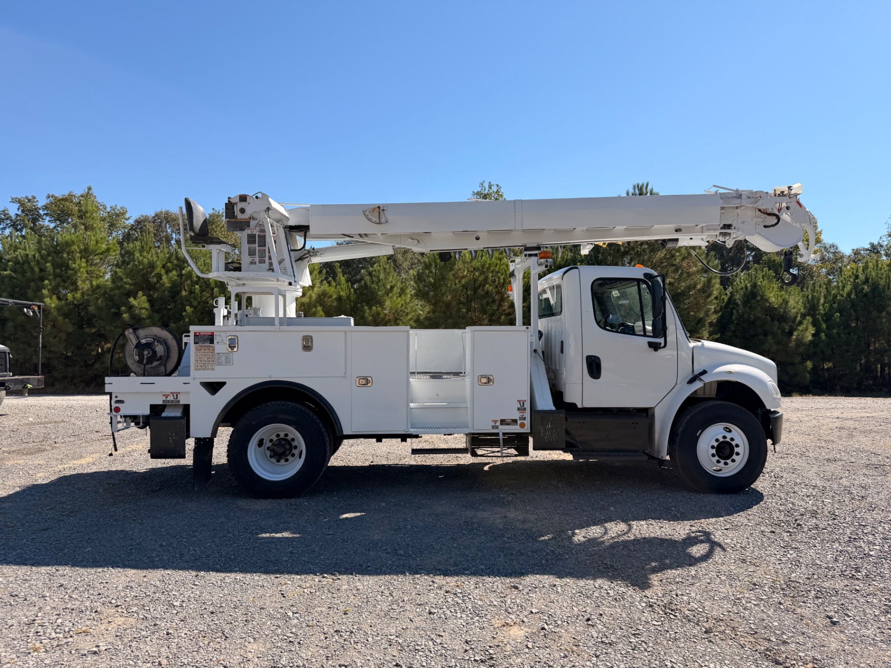 2018 Freightliner M2 106 Altec digger derrick