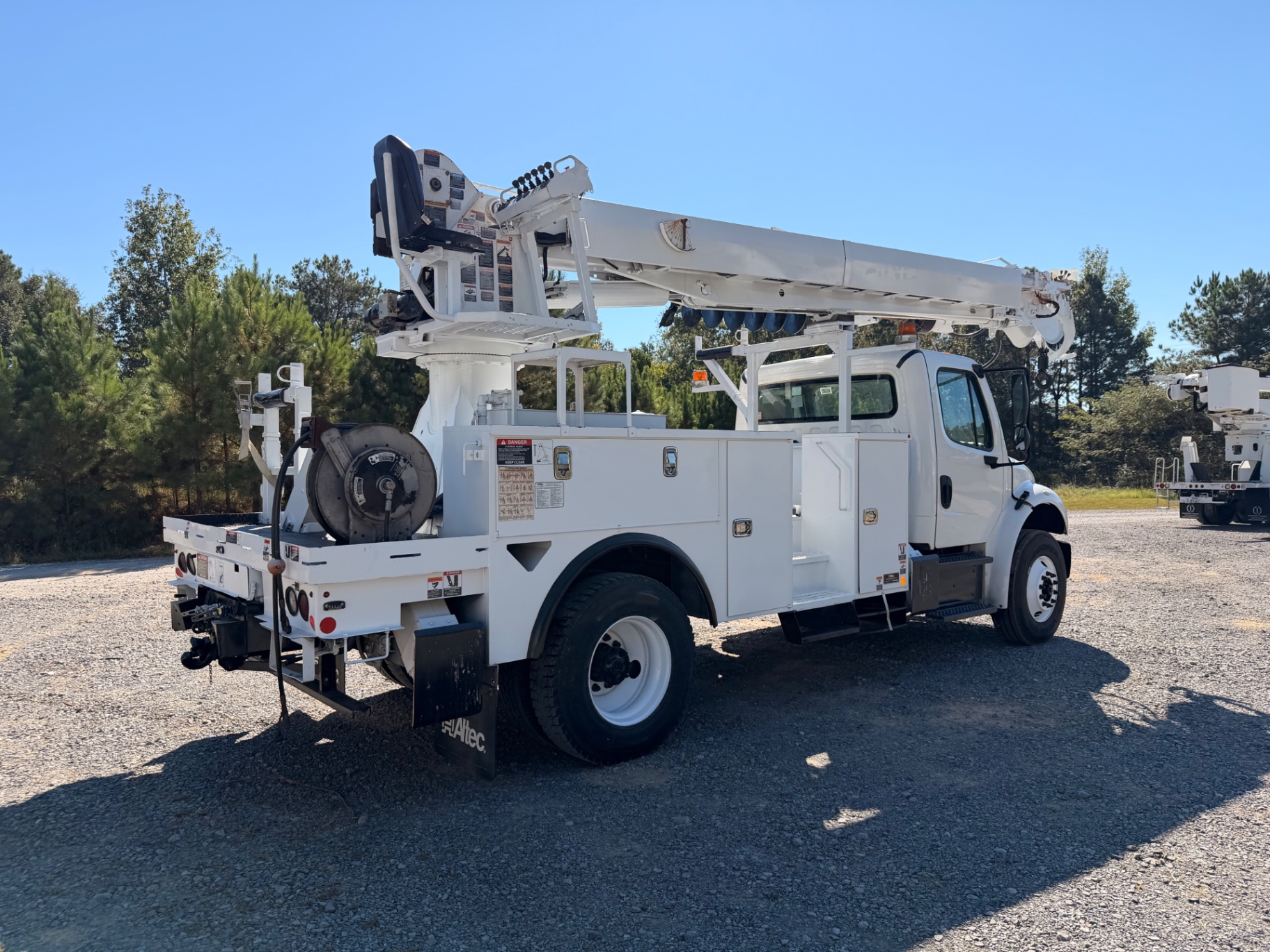 2018 Freightliner M2 106 Altec digger derrick