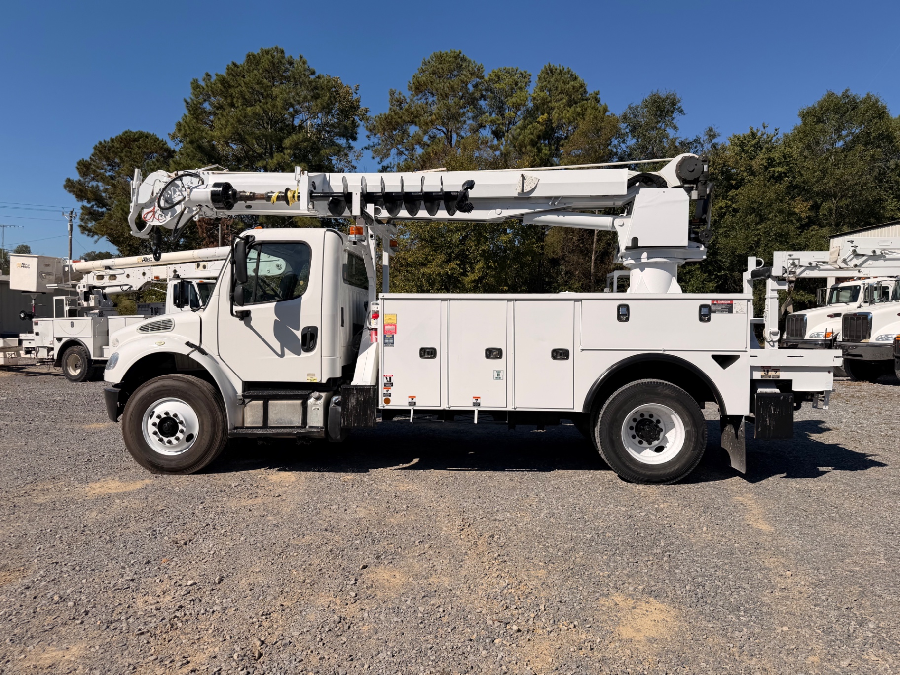 2018 Freightliner M2 106 Altec digger derrick