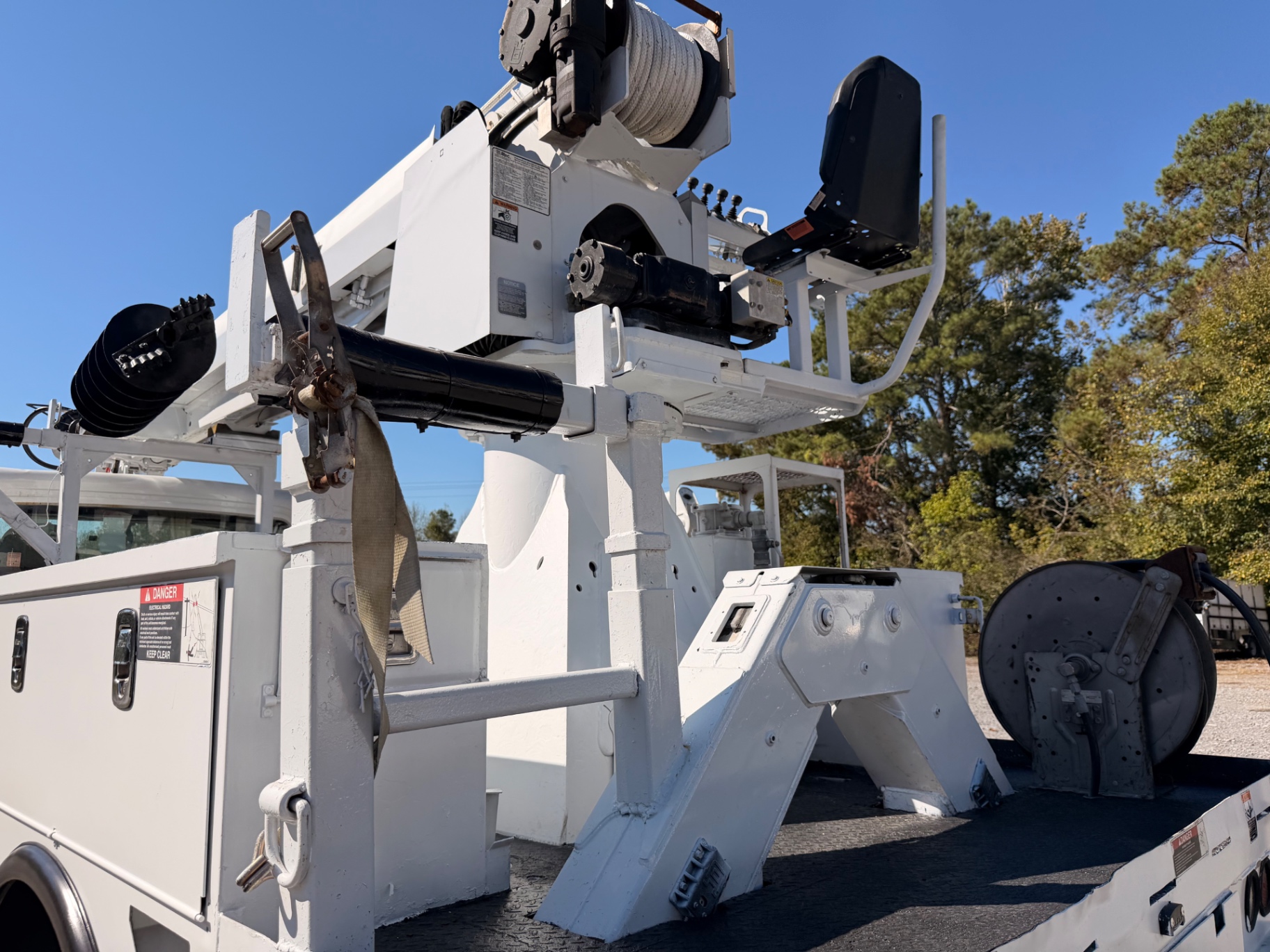 2018 Freightliner M2 106 Altec digger derrick