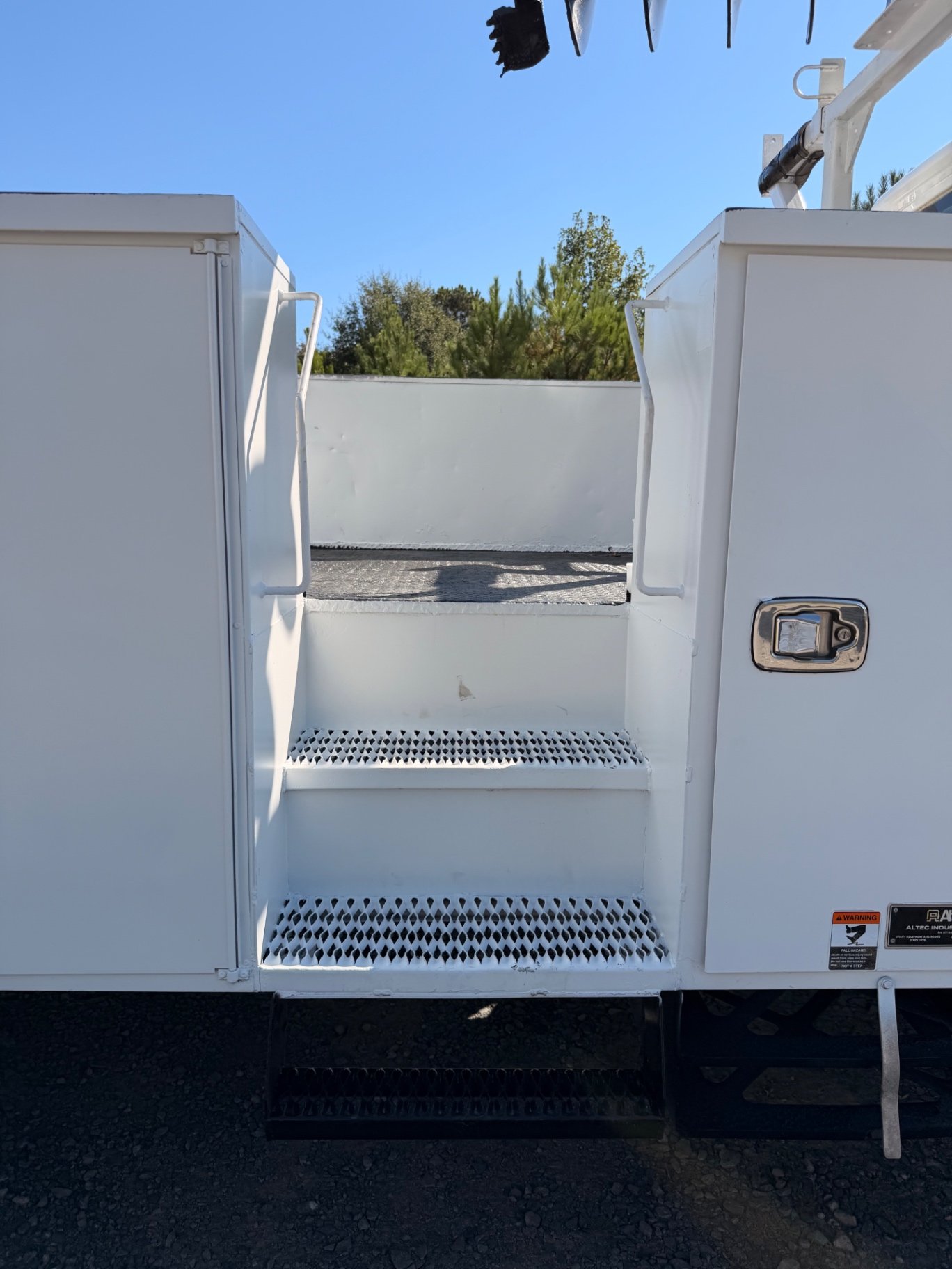 2018 Freightliner M2 106 Altec digger derrick
