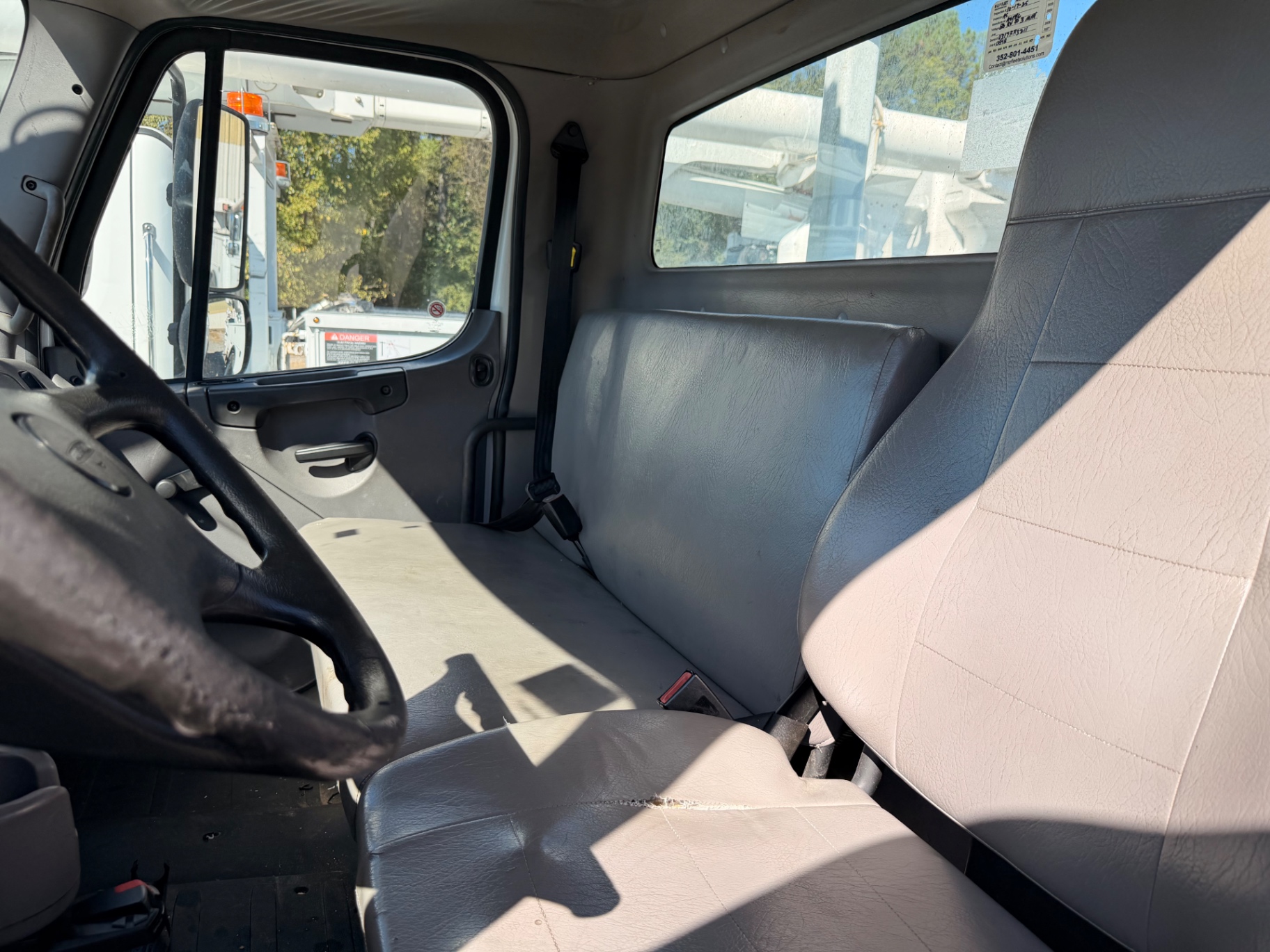 2018 Freightliner M2 106 Altec digger derrick