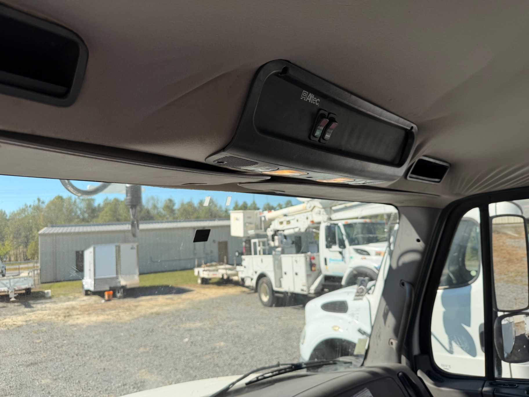 2018 Freightliner M2 106 Altec digger derrick