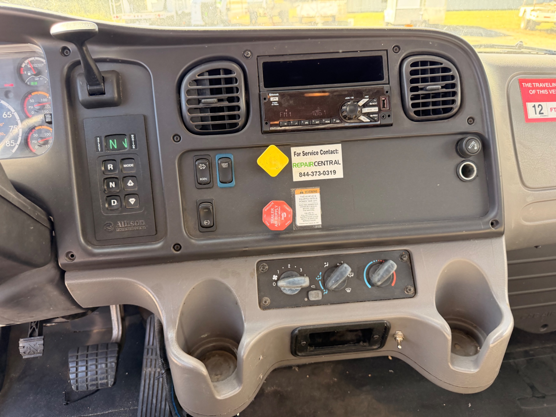 2018 Freightliner M2 106 Altec digger derrick