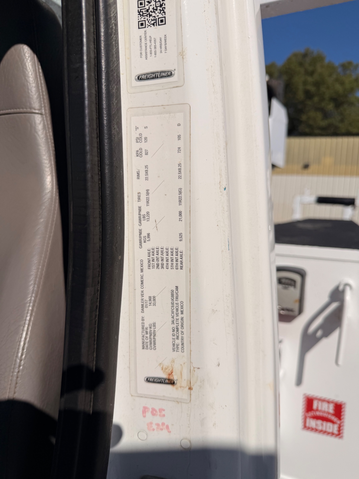 2018 Freightliner M2 106 Altec digger derrick