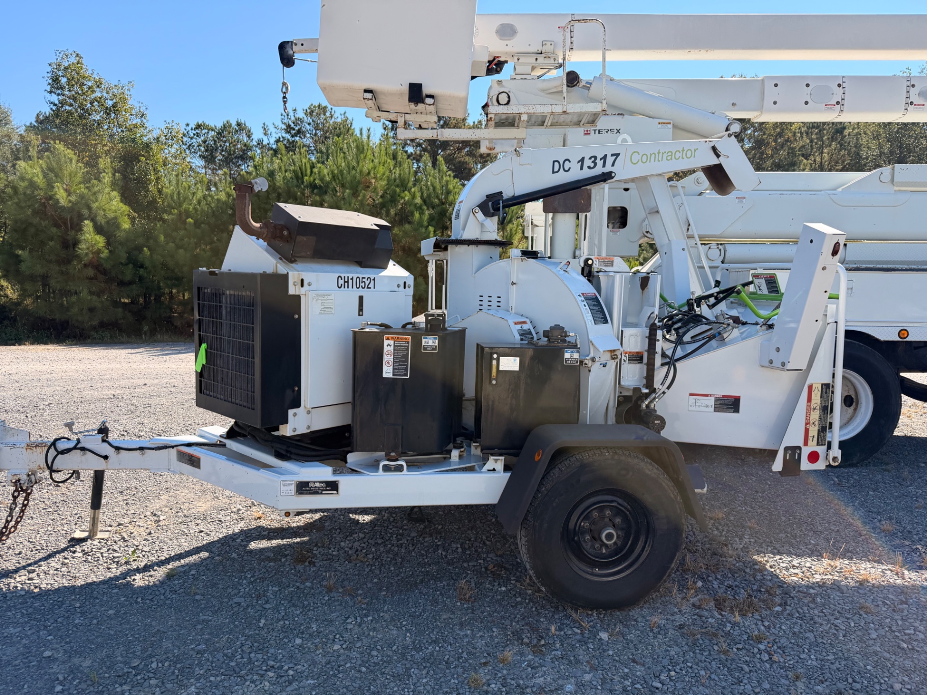 2020 Altec DC1317 chipper photo 1
