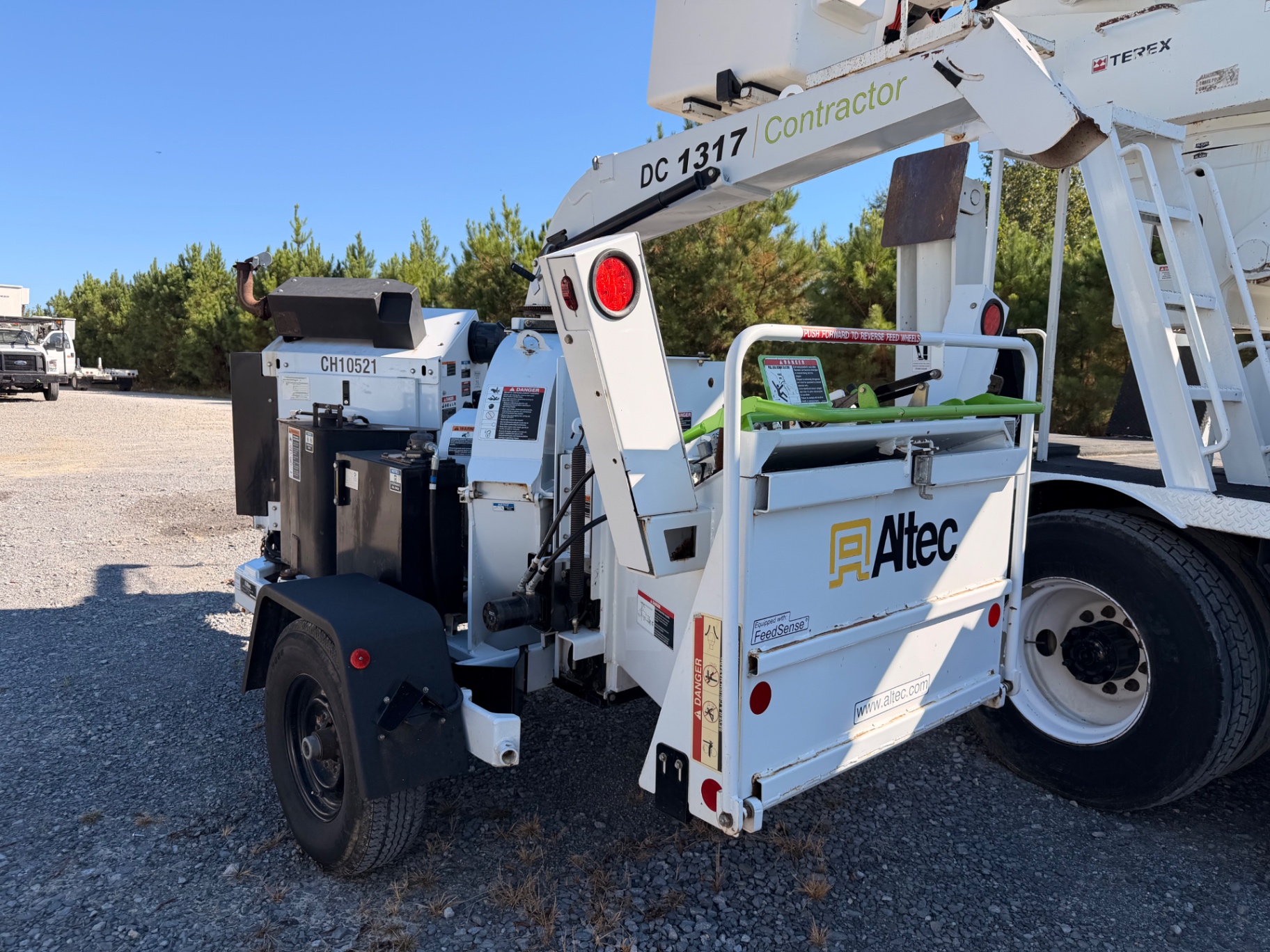 2020 Altec DC1317 chipper photo 3